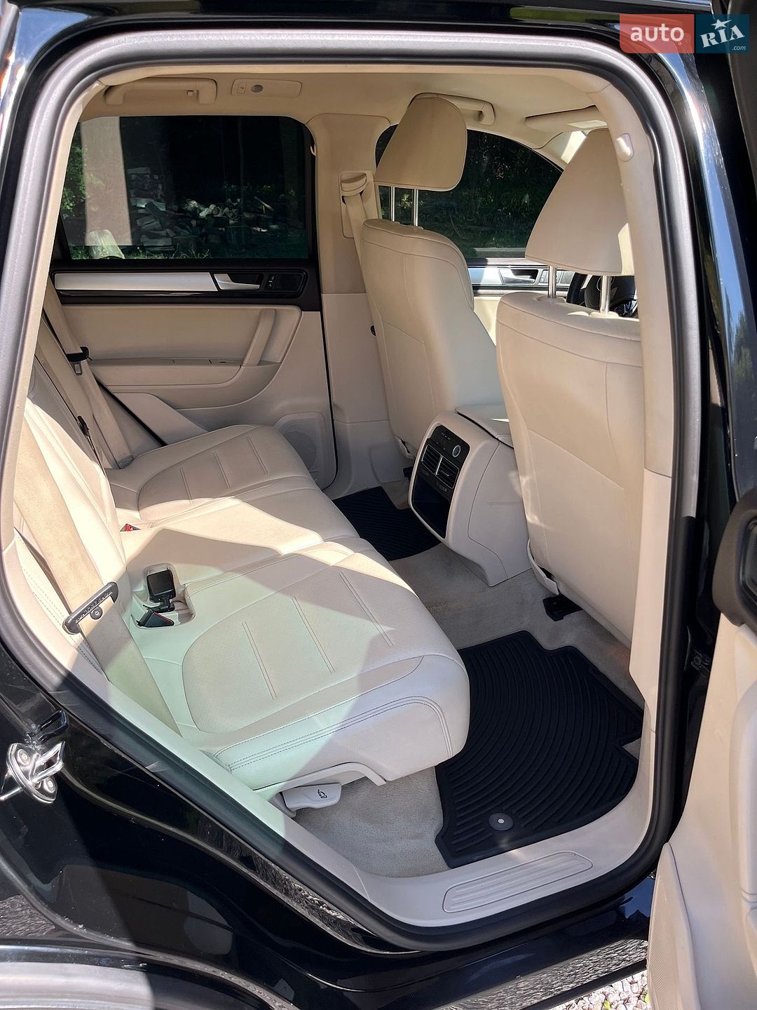 Volkswagen Touareg 2011 VIN WVGFK9BP7BD007425 фото оголошення 12 з 27