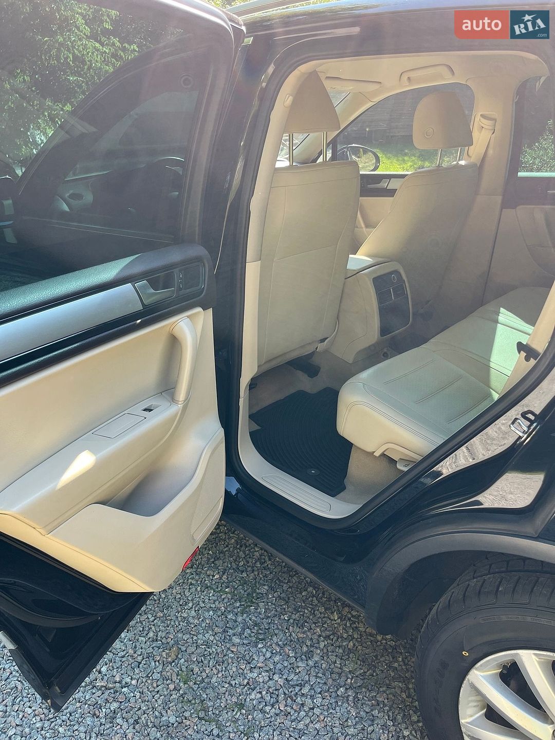 Volkswagen Touareg 2011 VIN WVGFK9BP7BD007425 фото оголошення 13 з 27