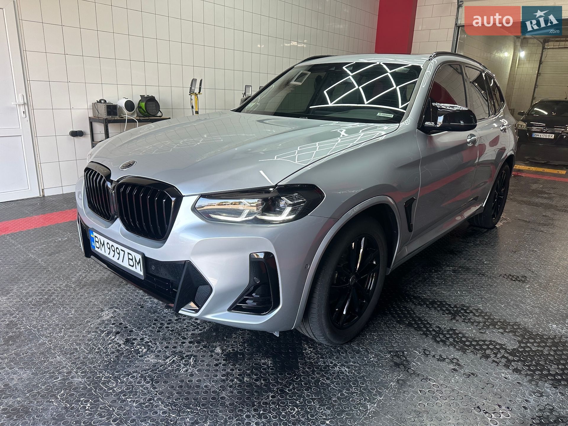 BMW X3 2019 VIN 5UXTR9C54KLP90093 фото оголошення 2 з 25