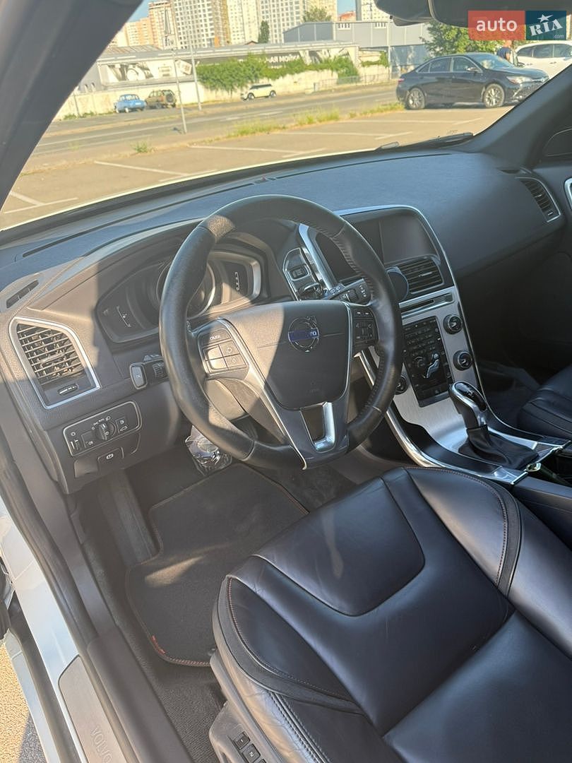 Volvo XC60 2016 VIN YV1DZA5C6G2914367 фото оголошення 13 з 34