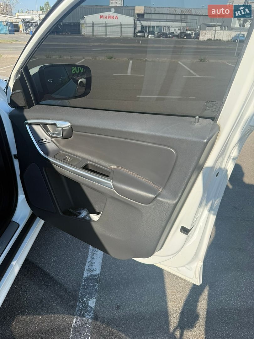 Volvo XC60 2016 VIN YV1DZA5C6G2914367 фото оголошення 22 з 34