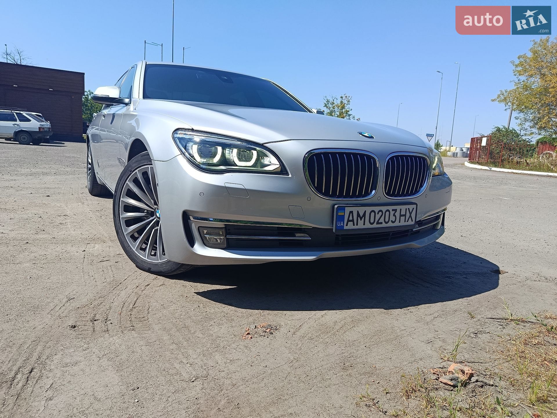 BMW 7 Series 2014 VIN WBAYC4107FDZ77490 фото оголошення 2 з 44