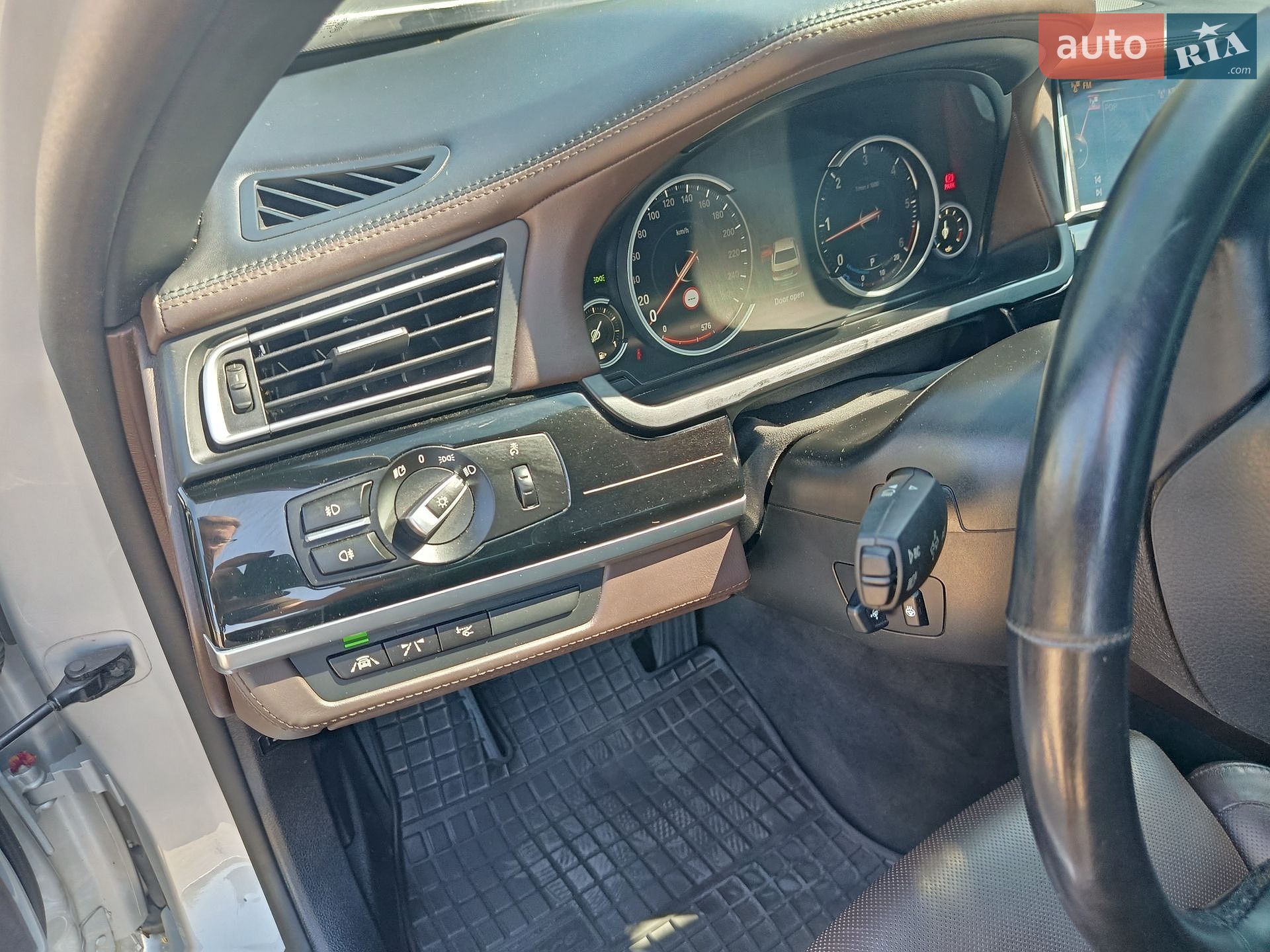 BMW 7 Series 2014 VIN WBAYC4107FDZ77490 фото оголошення 12 з 44
