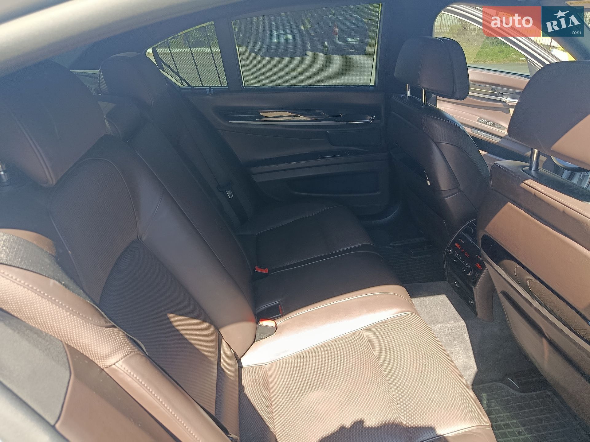 BMW 7 Series 2014 VIN WBAYC4107FDZ77490 фото оголошення 22 з 44