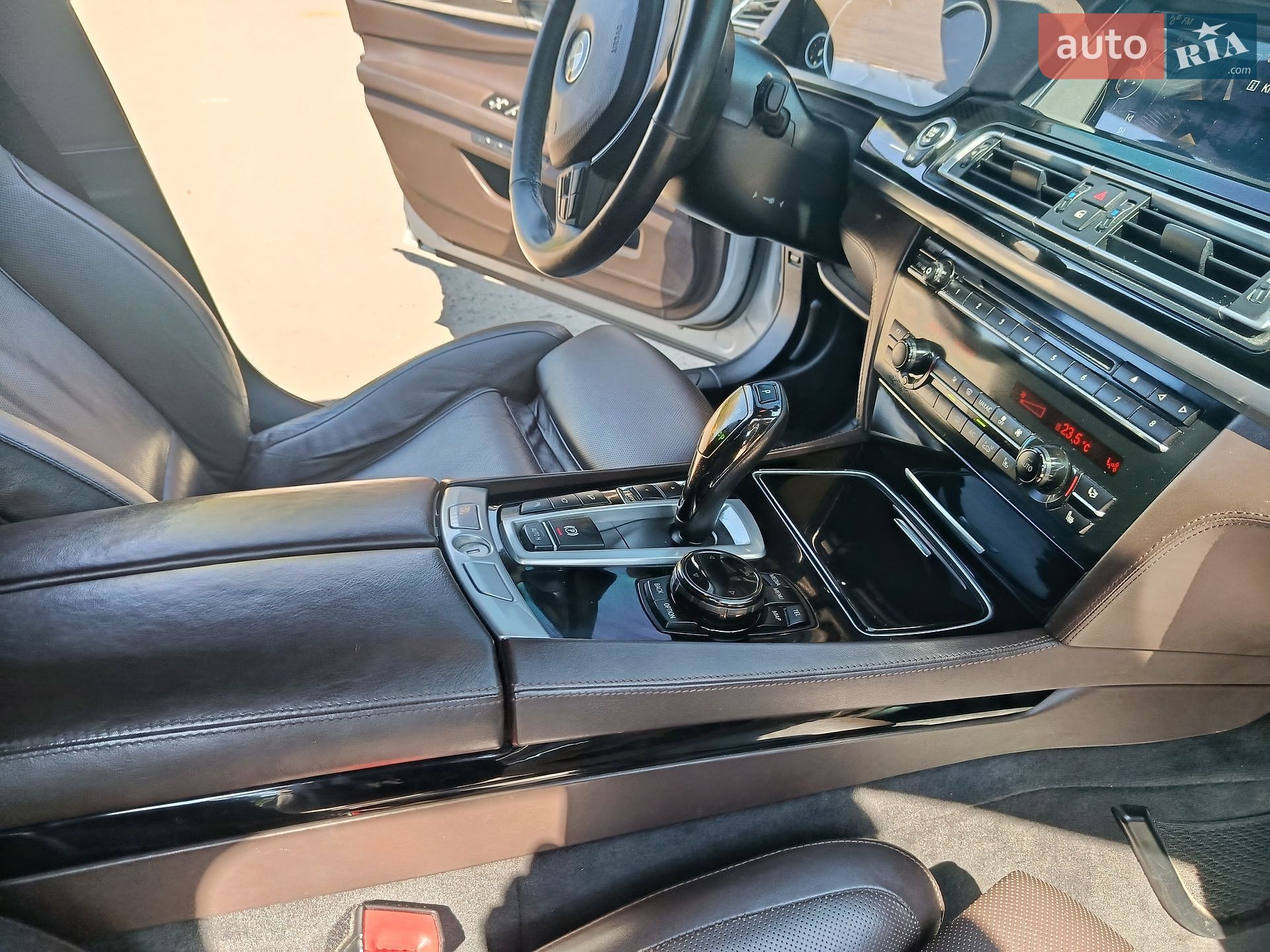 BMW 7 Series 2014 VIN WBAYC4107FDZ77490 фото оголошення 25 з 44