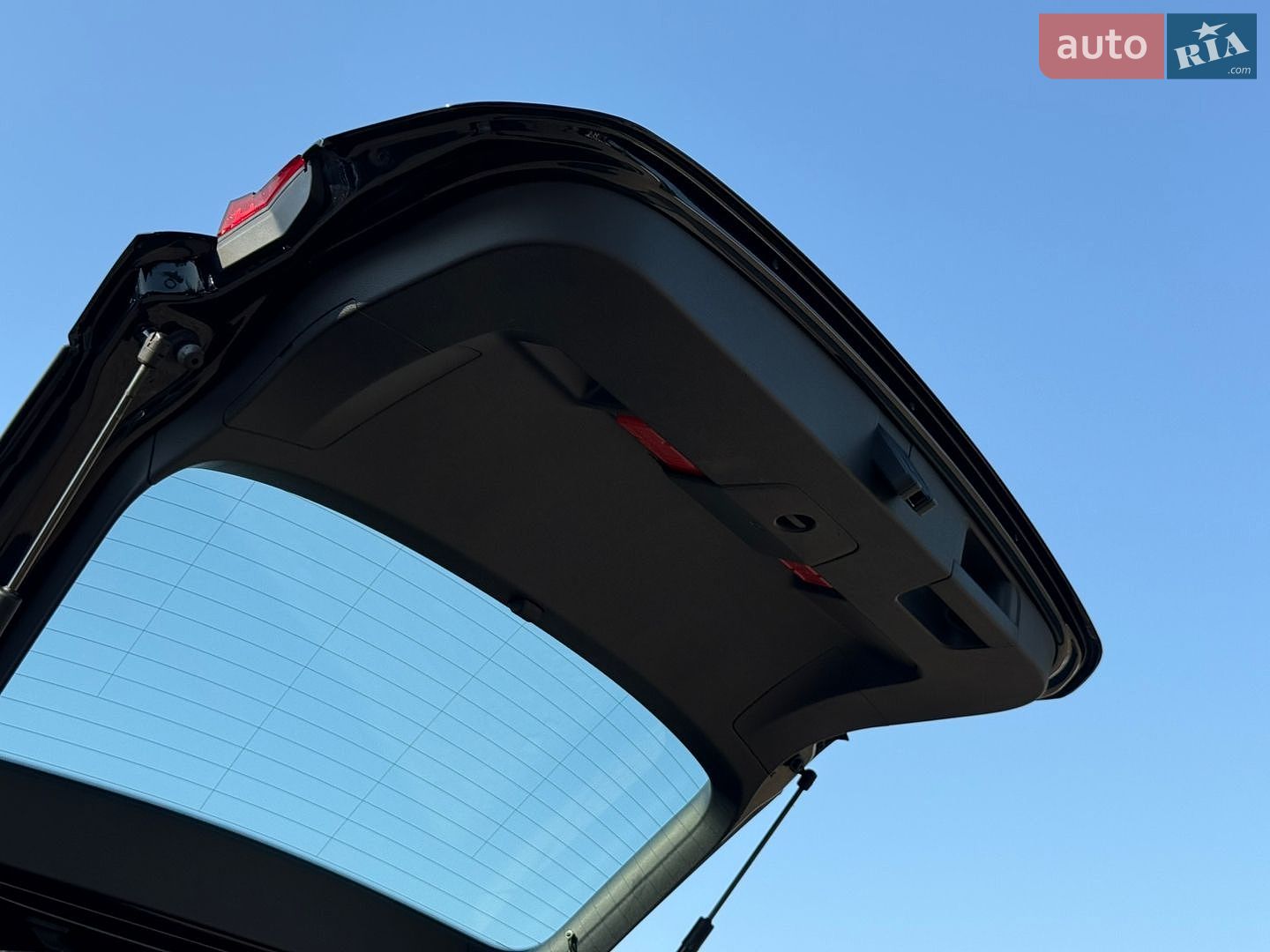 Volkswagen Tiguan 2021 VIN WVGZZZ5NZMW033791 фото оголошення 38 з 97