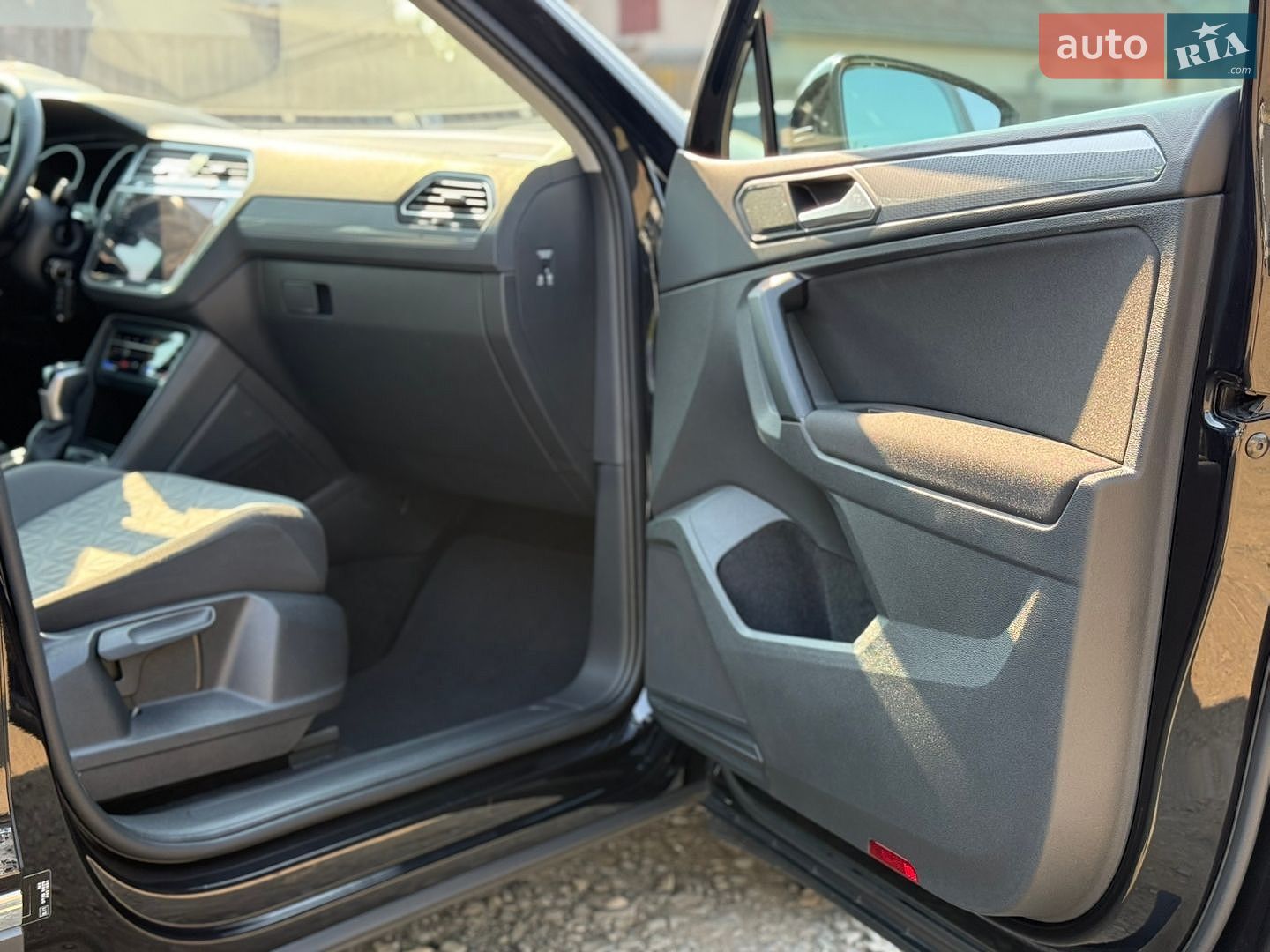 Volkswagen Tiguan 2021 VIN WVGZZZ5NZMW033791 фото оголошення 42 з 97