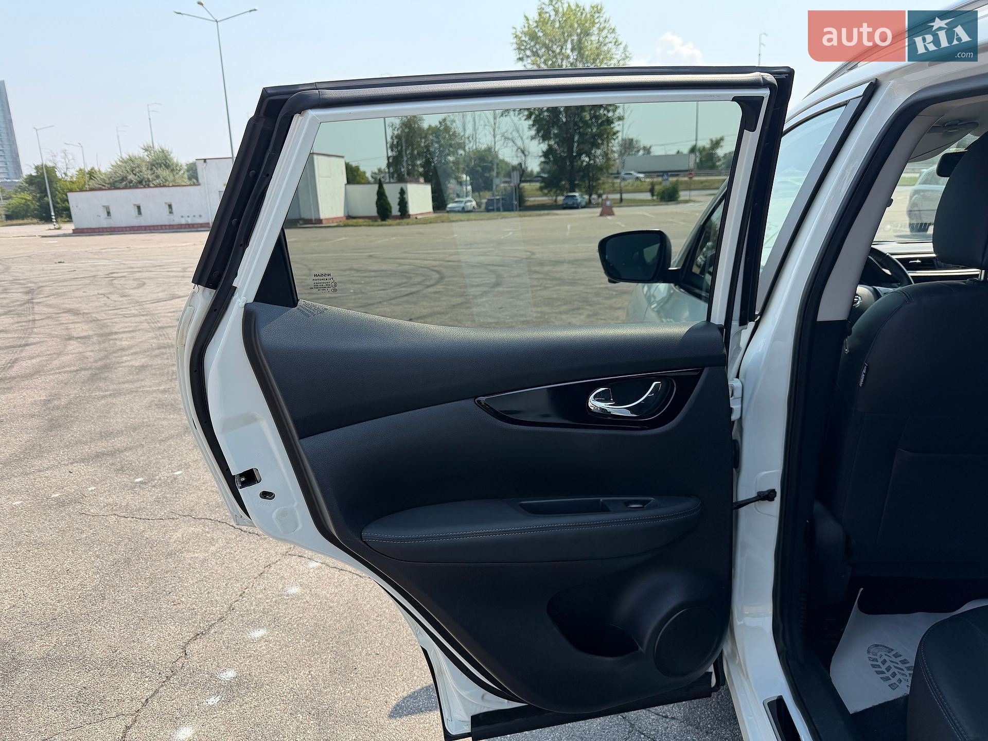 Nissan Qashqai 2016 VIN SJNFDAJ11U1829193 фото оголошення 29 з 141