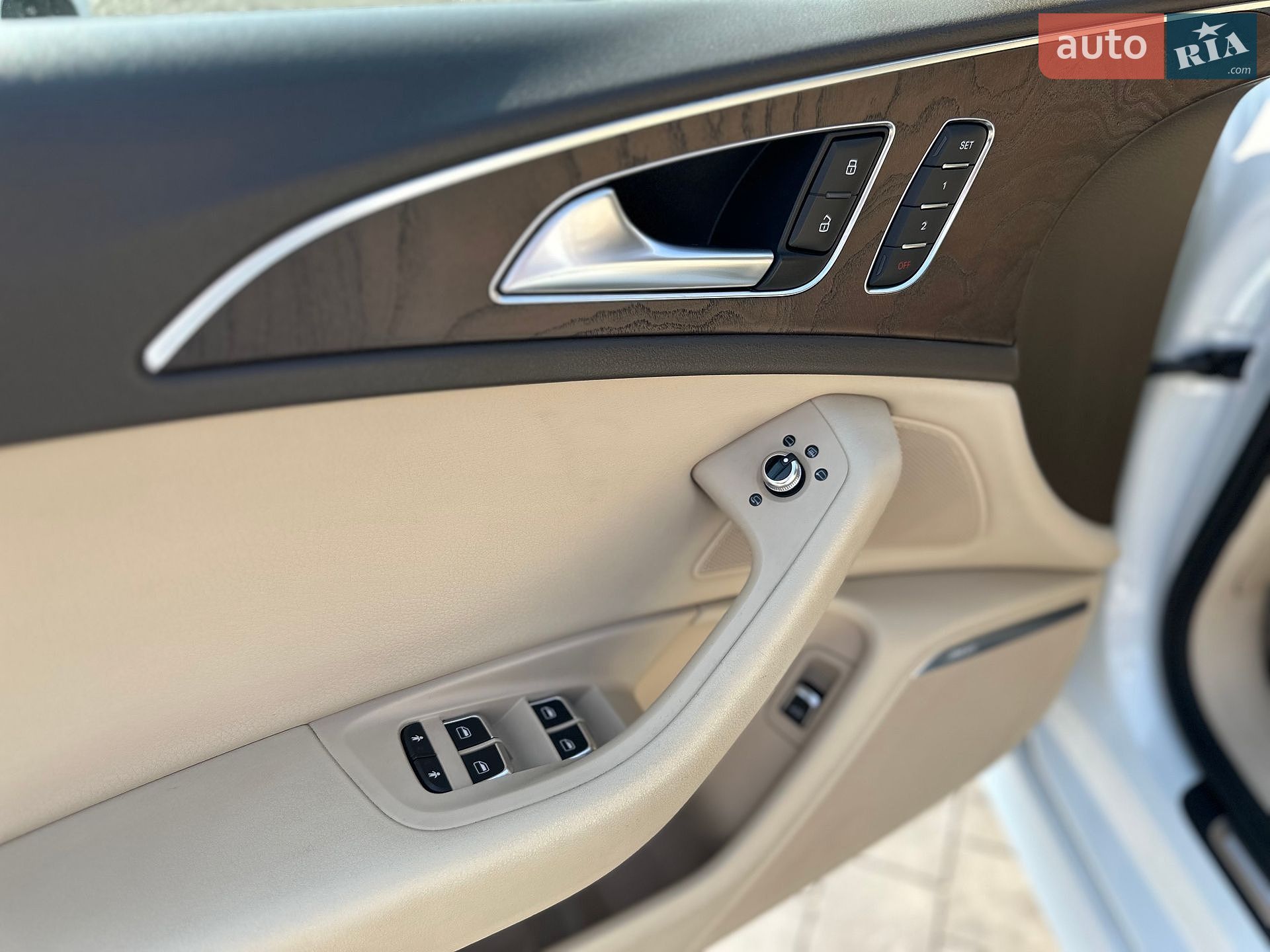 Audi A6 2015 VIN WAUFGAFCXGN066630 фото оголошення 12 з 25