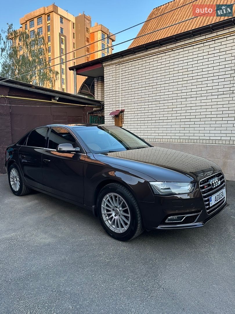 Audi A4 2013 VIN WAUZZZ8K5DA203034 фото оголошення 3 з 15