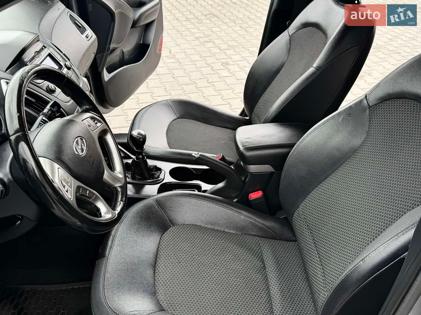Hyundai ix35 2011 VIN TMAJU81UACJ230584 фото оголошення 31 з 53