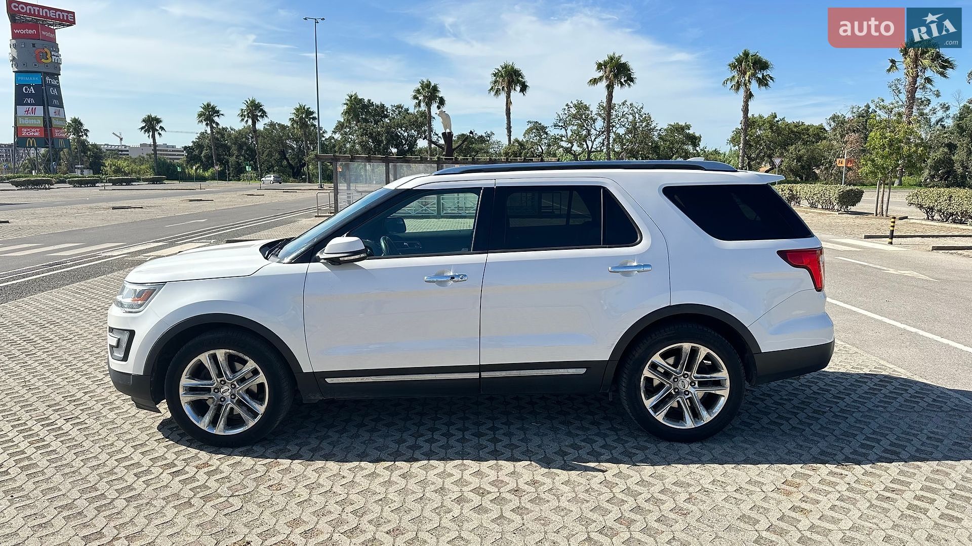 Ford Explorer 2016 VIN 1FM5K8FH9GGC00531 фото оголошення 10 з 34