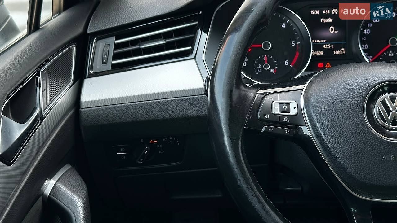 Volkswagen Passat 2016 VIN WVWZZZ3CZHE060704 фото оголошення 12 з 29
