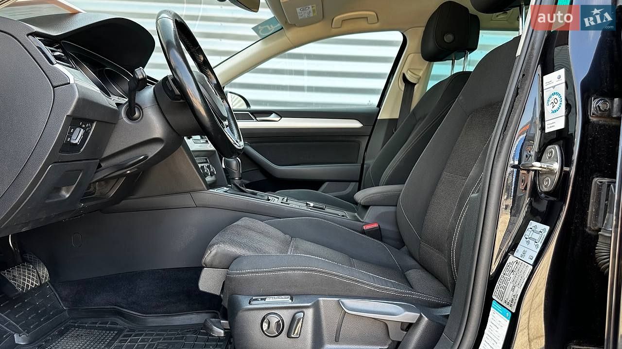 Volkswagen Passat 2016 VIN WVWZZZ3CZHE060704 фото оголошення 24 з 29