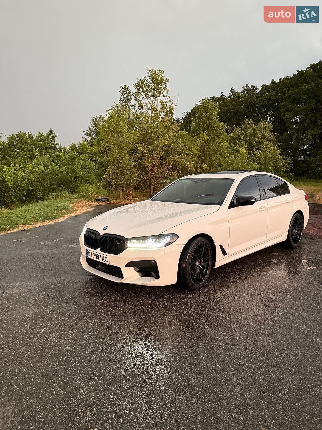 BMW 5 Series 2019 VIN WBAJS3C0XLCD12003 фото оголошення 3 з 7