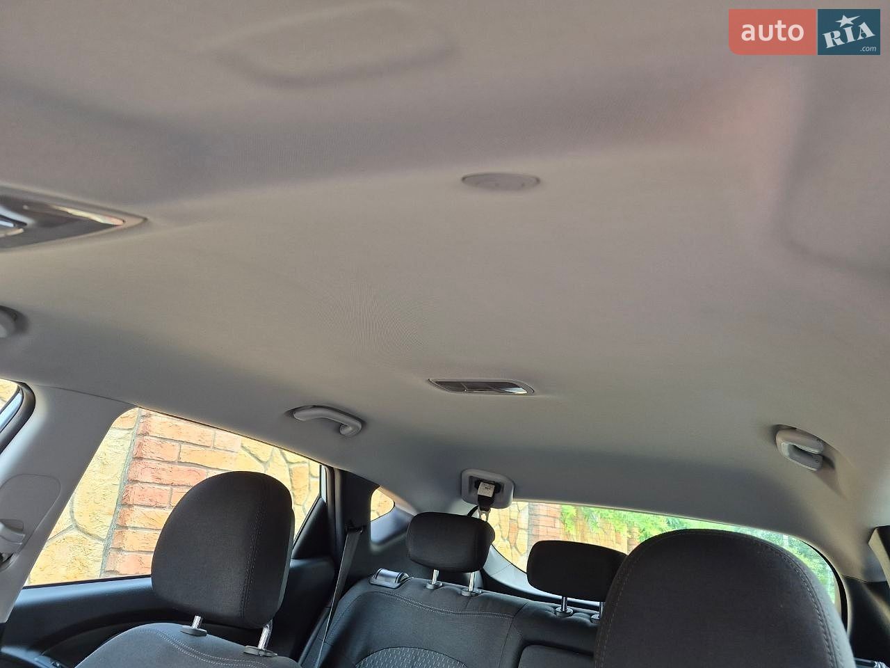 Hyundai ix35 2011 VIN U5YZT81BABL007934 фото оголошення 8 з 20