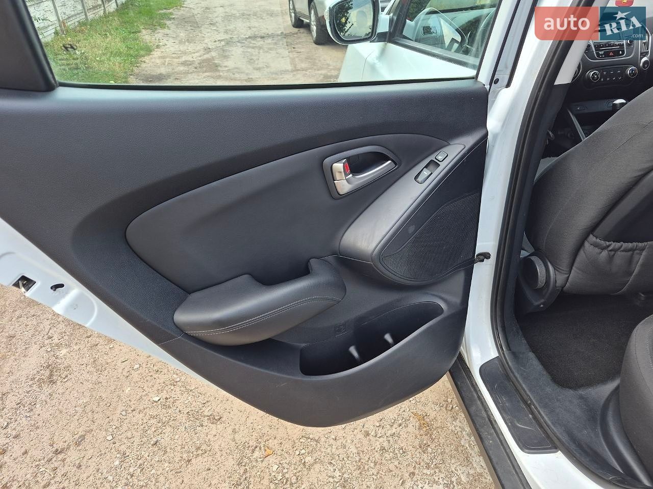 Hyundai ix35 2011 VIN U5YZT81BABL007934 фото оголошення 13 з 20