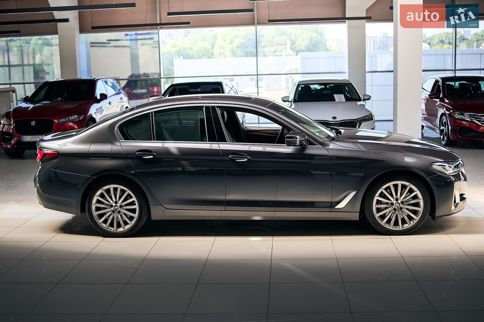 BMW 5 Series 2021 VIN WBA11AH060CH59844 фото оголошення 8 з 78