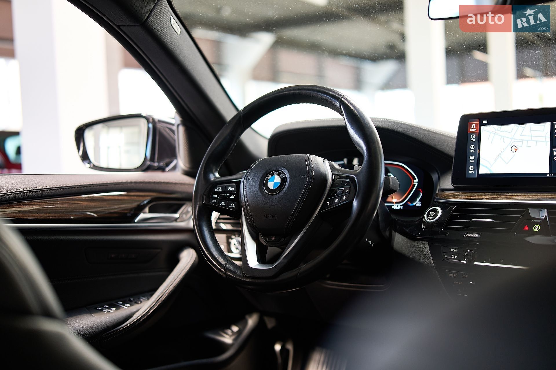 BMW 5 Series 2021 VIN WBA11AH060CH59844 фото оголошення 28 з 78
