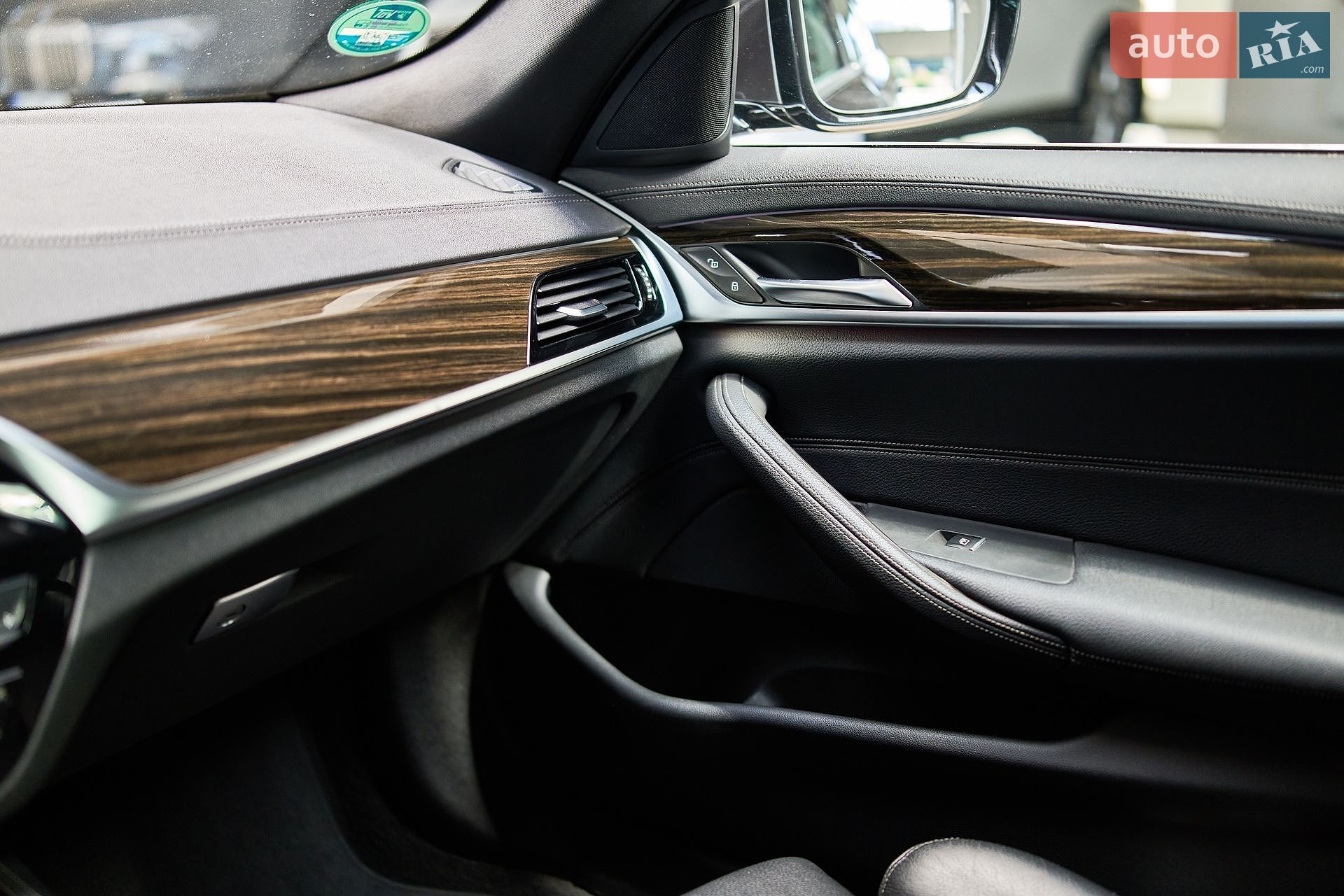 BMW 5 Series 2021 VIN WBA11AH060CH59844 фото оголошення 33 з 78