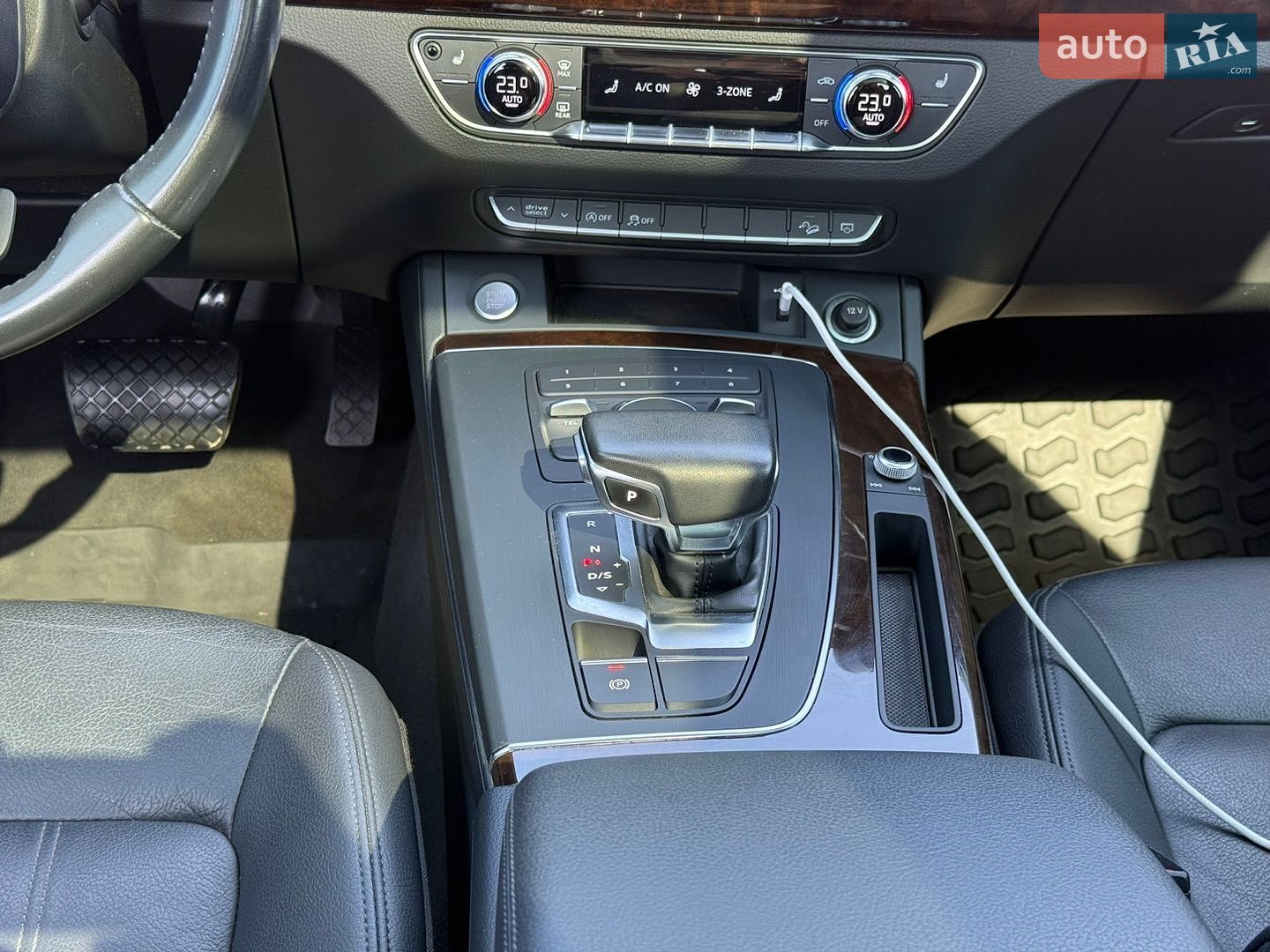 Audi Q5 2019 VIN WA1ANAFY8K2053216 фото оголошення 13 з 15