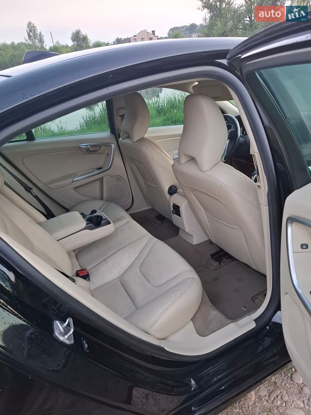Volvo S60 2015 VIN YV140MFD4F1314783 фото оголошення 2 з 12