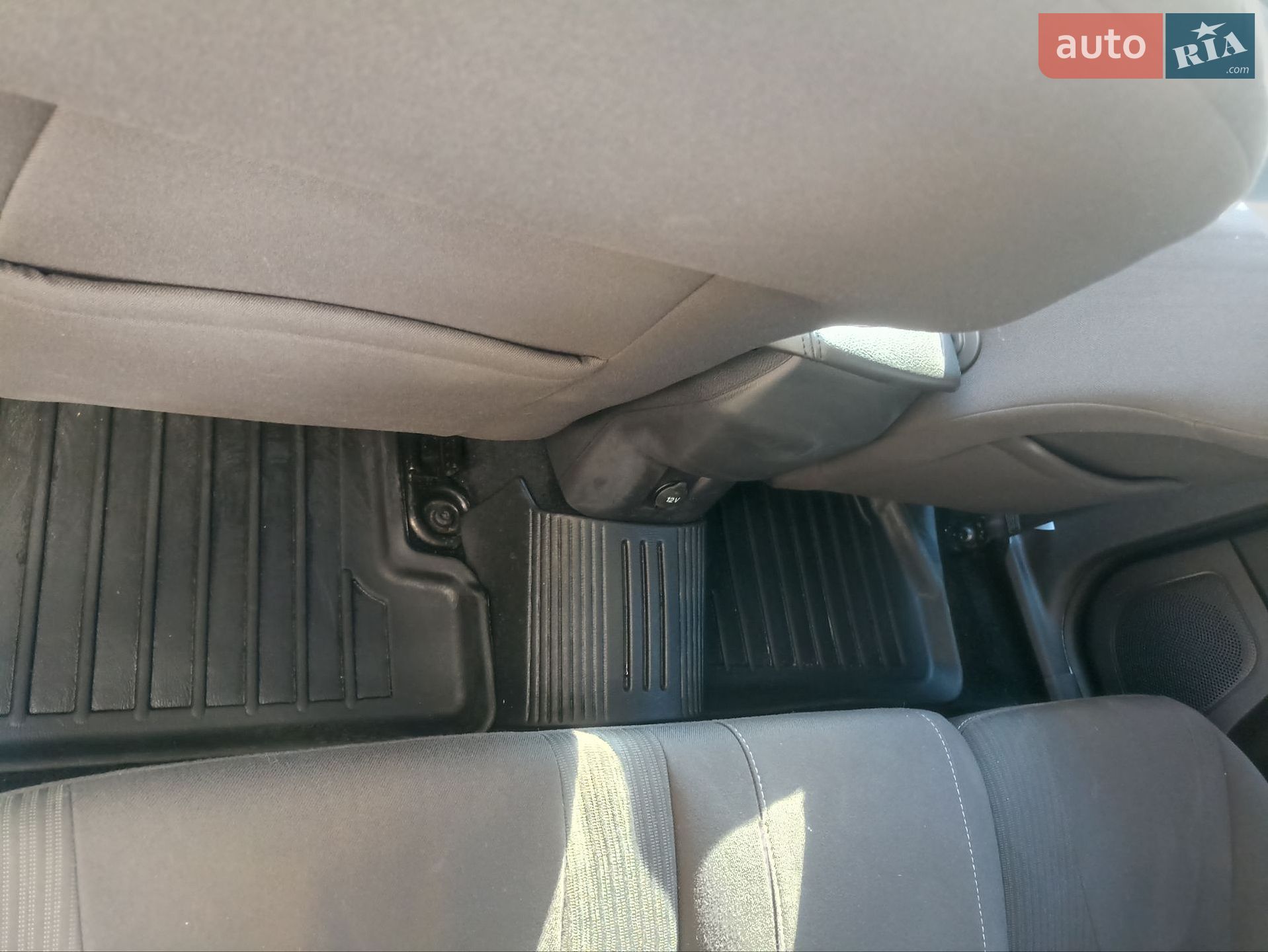 Ford Focus 2011 VIN WF0LXXGCBLBT68575 фото оголошення 2 з 42