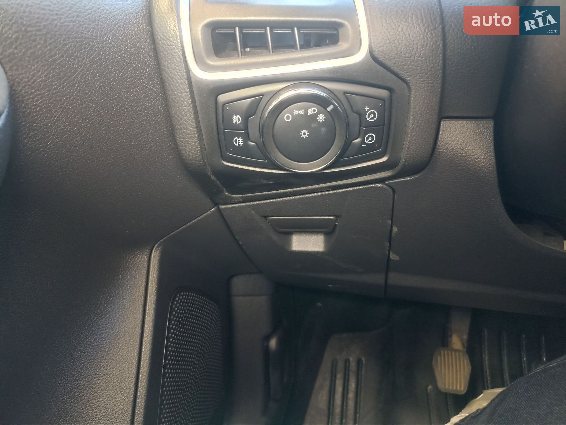 Ford Focus 2011 VIN WF0LXXGCBLBT68575 фото оголошення 22 з 42
