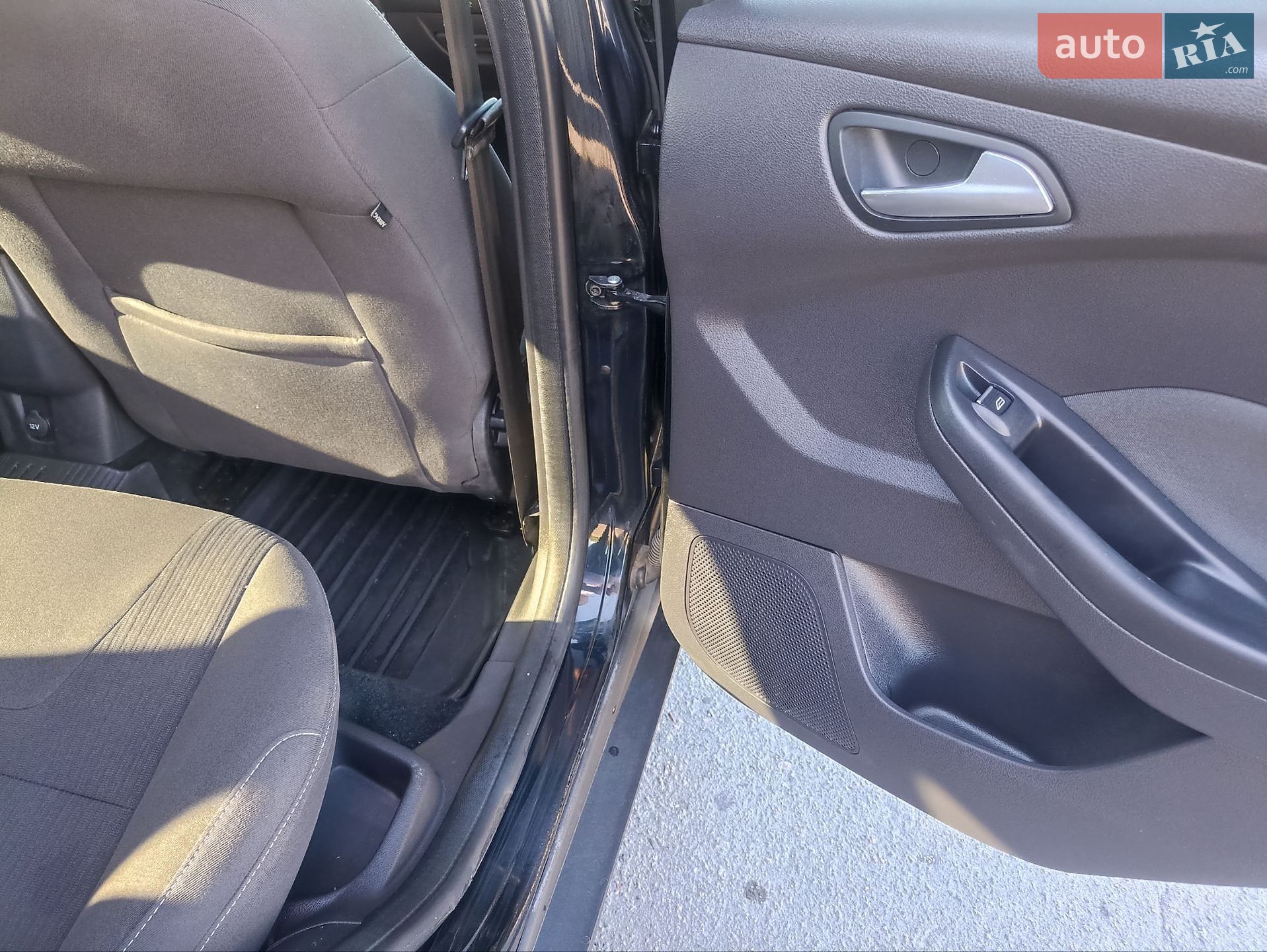 Ford Focus 2011 VIN WF0LXXGCBLBT68575 фото оголошення 29 з 42