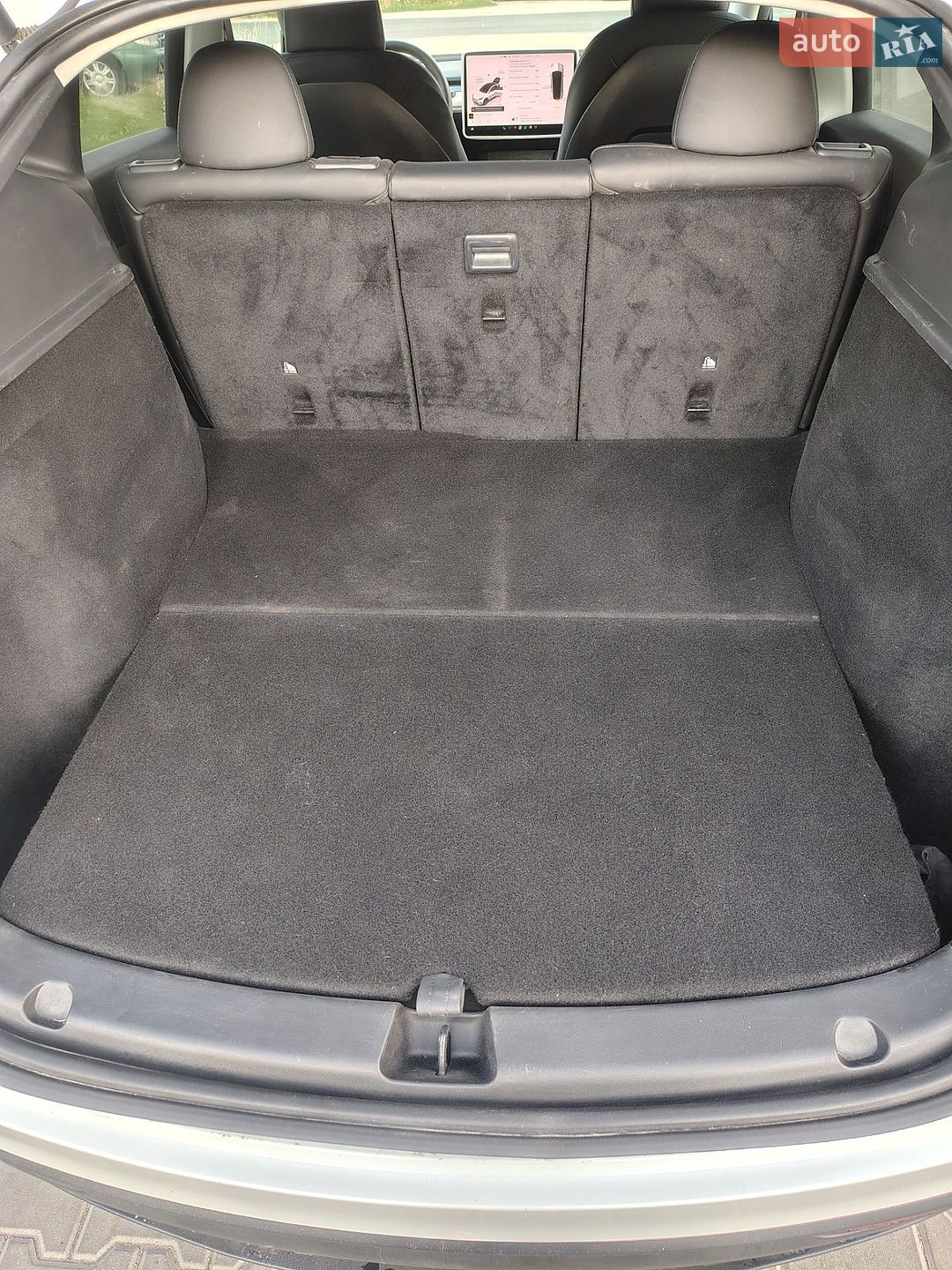 Tesla Model Y 2024 VIN 7SAYGDED9SA342374 фото оголошення 29 з 51