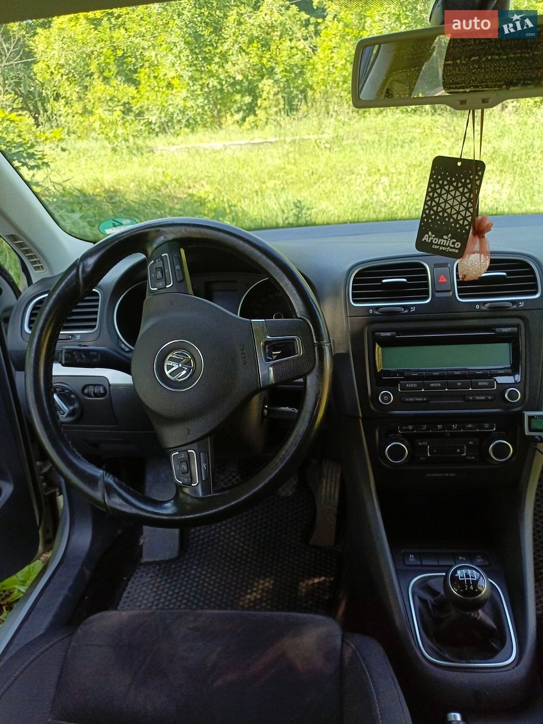 Volkswagen Golf 2010 VIN WVWZZZ1KZBM641136 фото оголошення 2 з 17