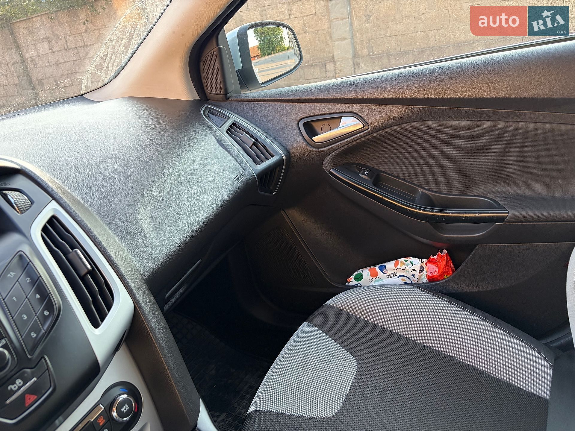 Ford Focus 2012 VIN WF0KXXGCBKCR09823 фото оголошення 17 з 33