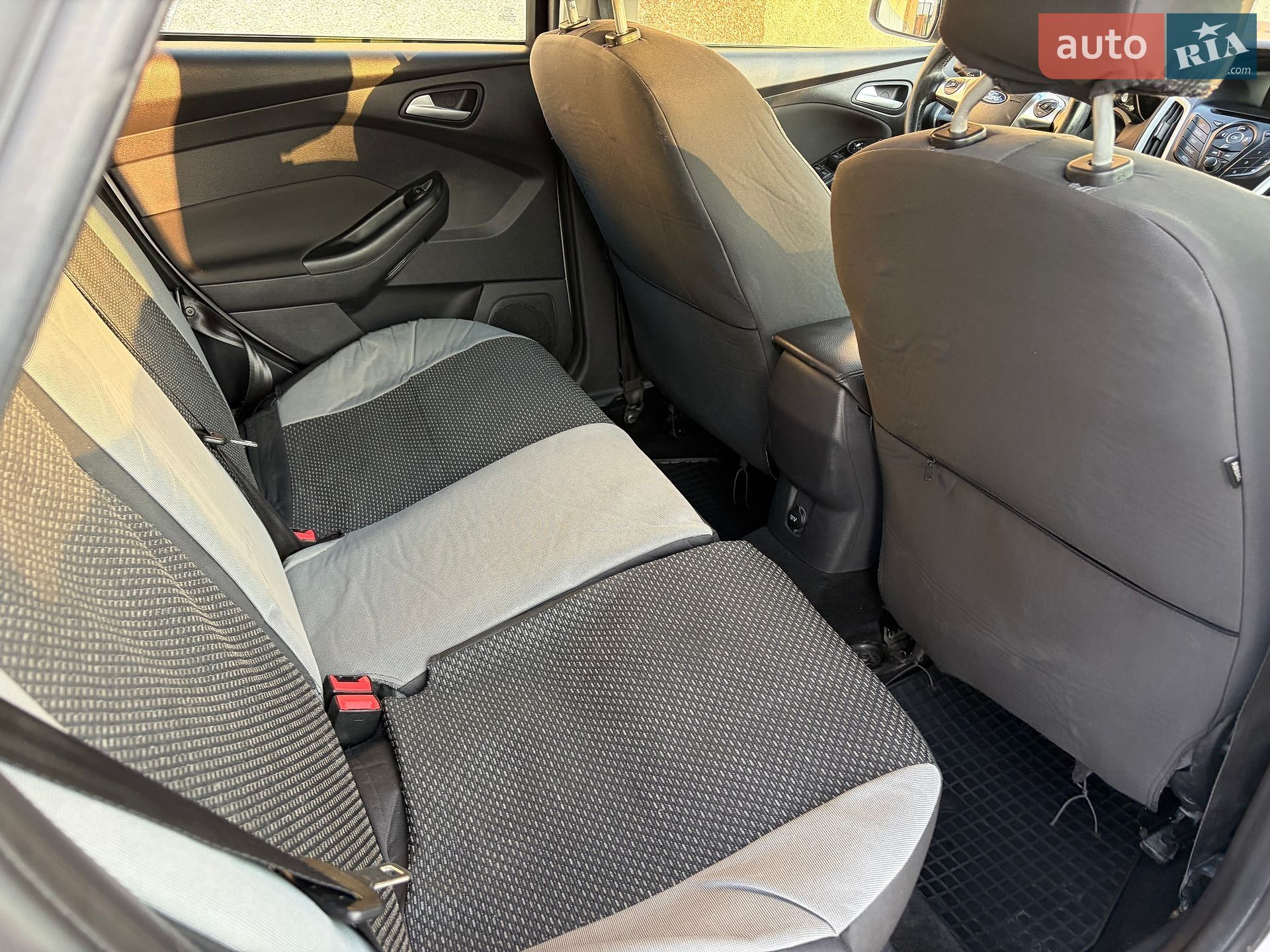 Ford Focus 2012 VIN WF0KXXGCBKCR09823 фото оголошення 25 з 33