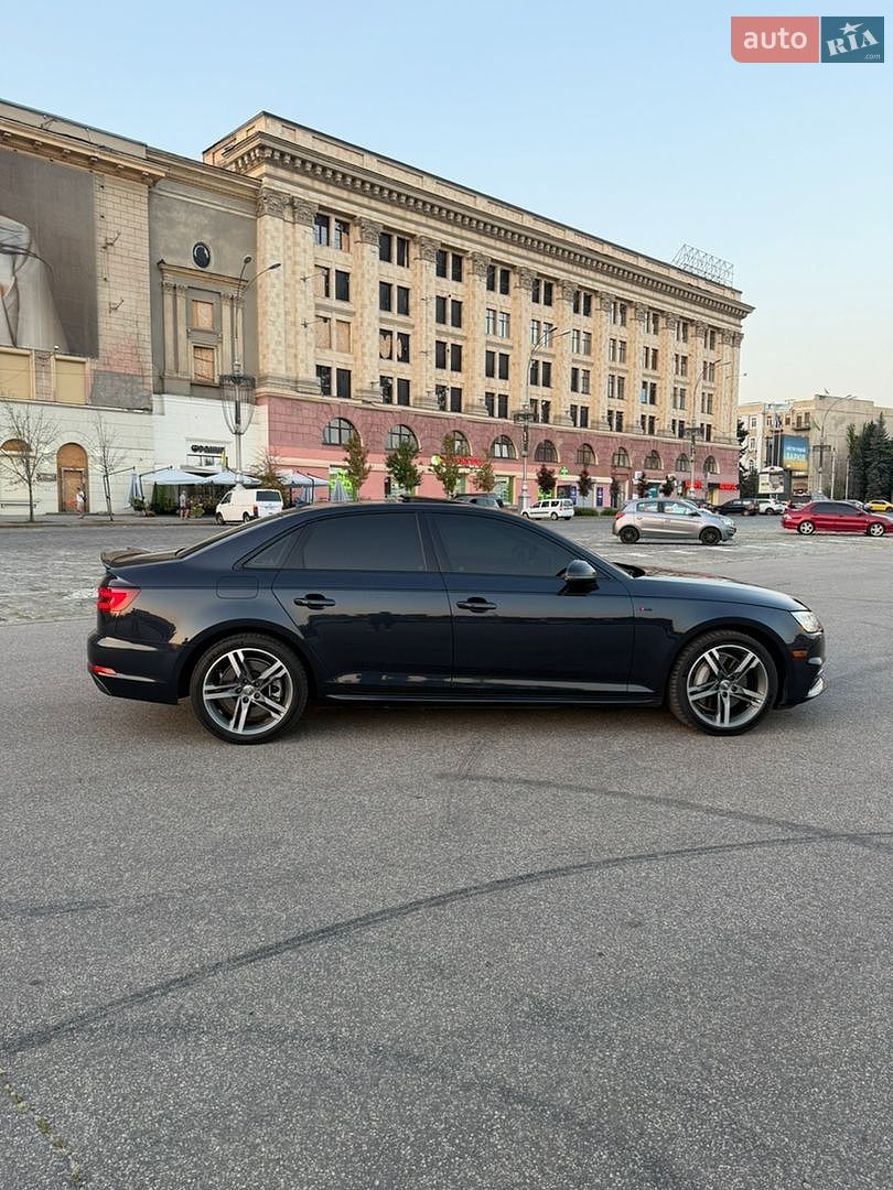 Audi A4 2018 VIN WAUENAF48JN015659 фото оголошення 4 з 20