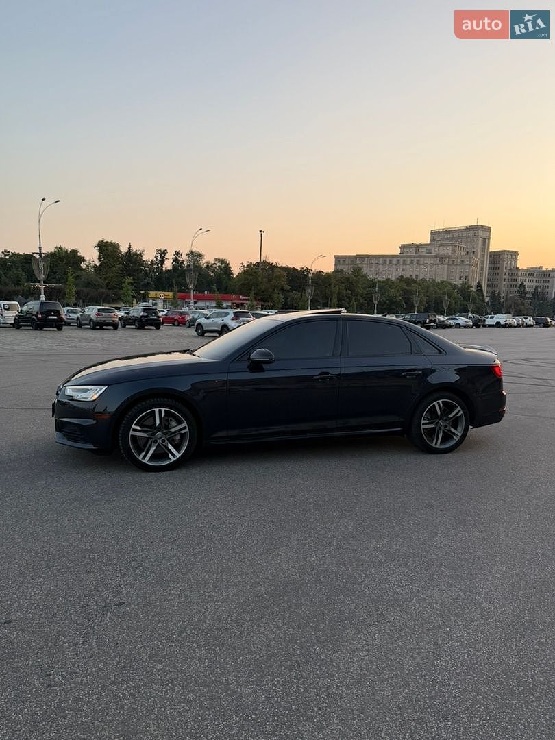 Audi A4 2018 VIN WAUENAF48JN015659 фото оголошення 7 з 20