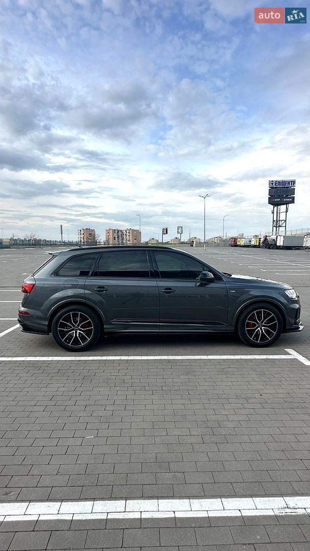 Audi Q7 2020 VIN WAUZZZ4M5MD014700 фото оголошення 11 з 97