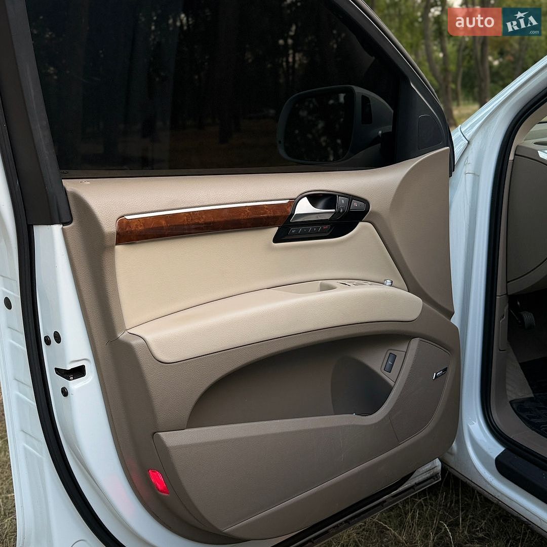 Audi Q7 2013 VIN WA1VMAFE8ED001510 фото оголошення 5 з 26