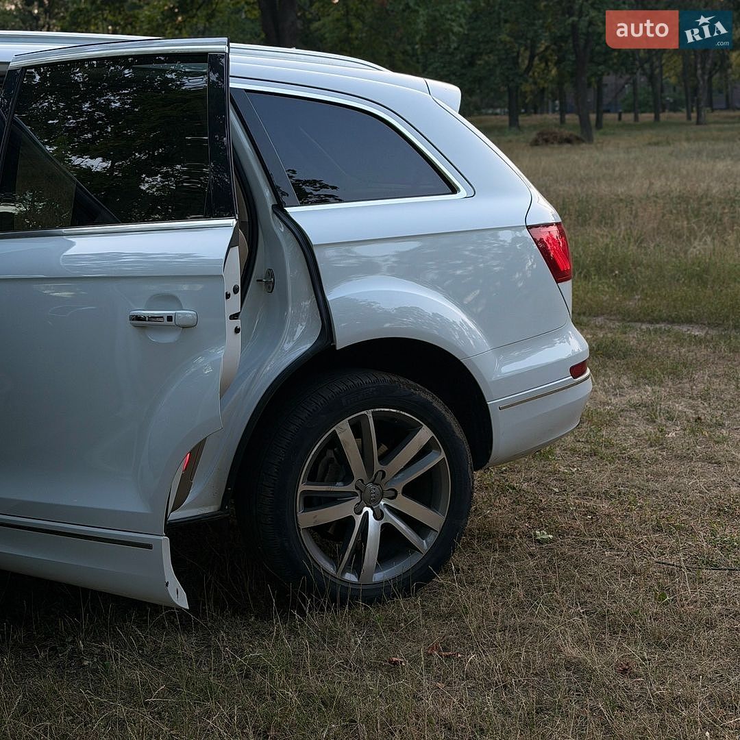 Audi Q7 2013 VIN WA1VMAFE8ED001510 фото оголошення 15 з 26