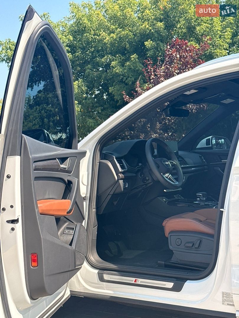 Audi Q5 2025 VIN WA1G2AFY9S2065779 фото оголошення 18 з 20