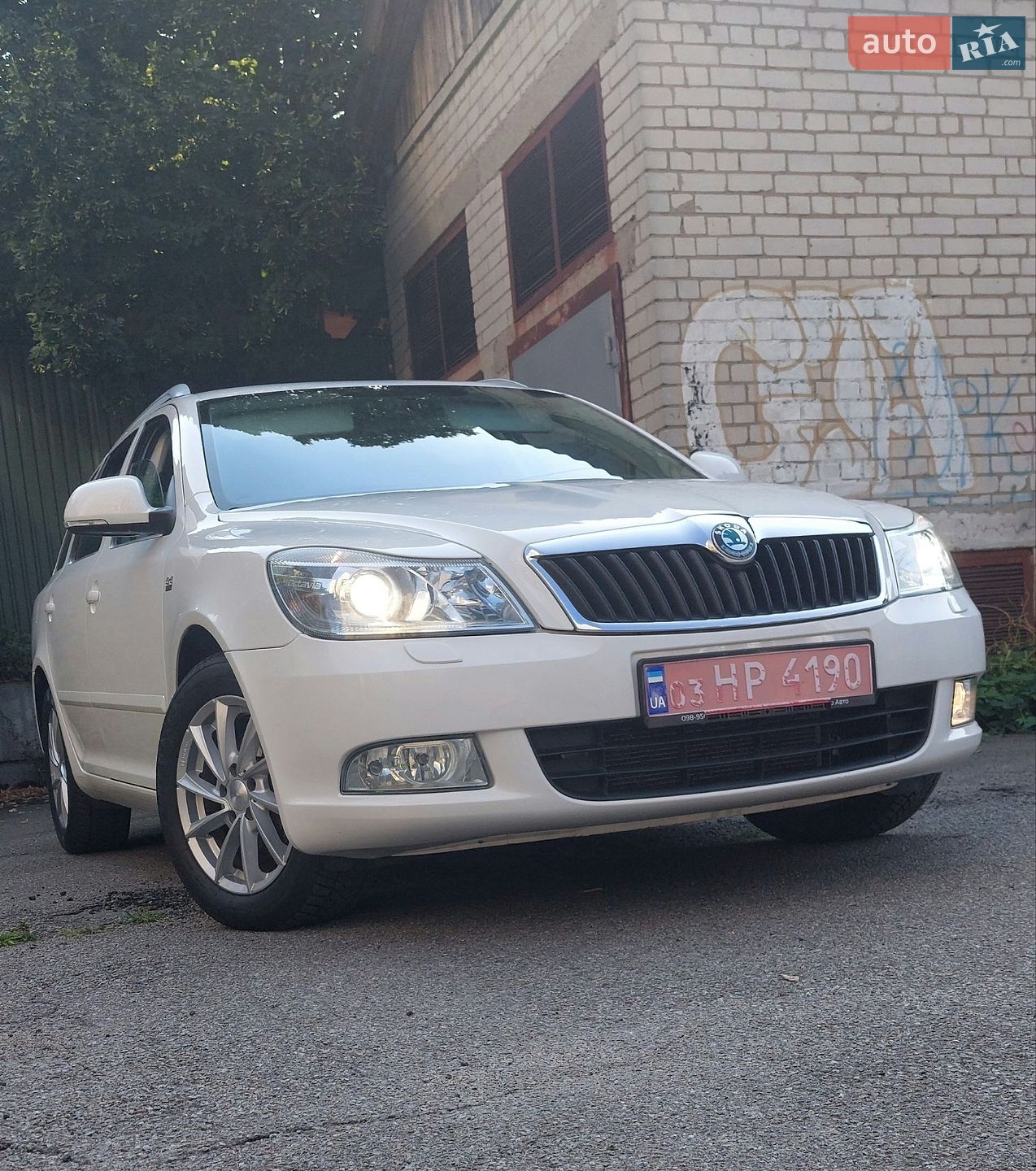 Skoda Octavia 2011 VIN TMBKK61Z8C2007533 фото оголошення 4 з 49