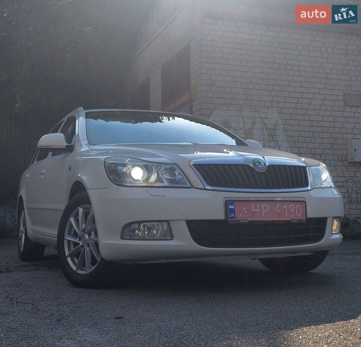 Skoda Octavia 2011 VIN TMBKK61Z8C2007533 фото оголошення 3 з 49