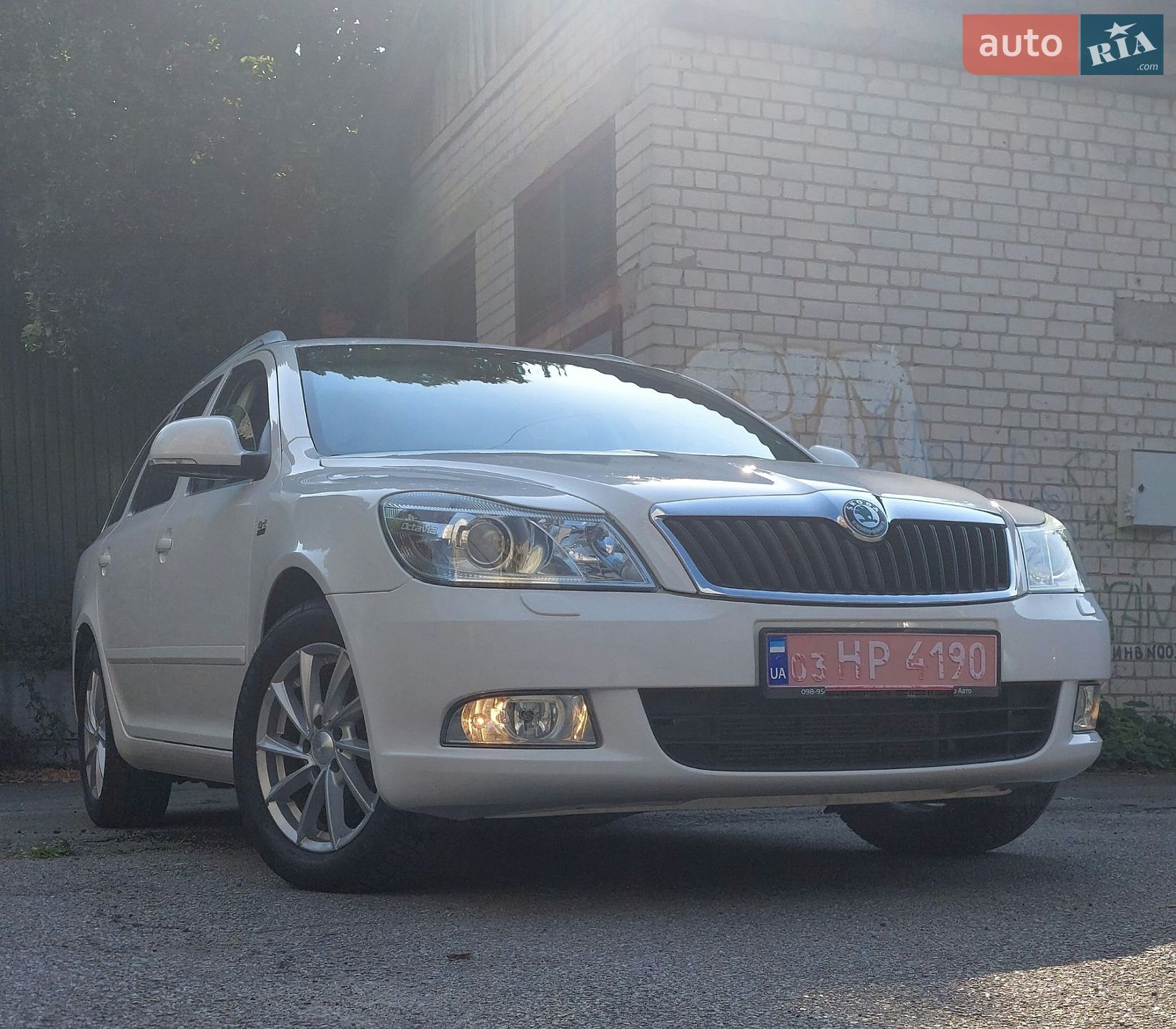 Skoda Octavia 2011 VIN TMBKK61Z8C2007533 фото оголошення 2 з 49