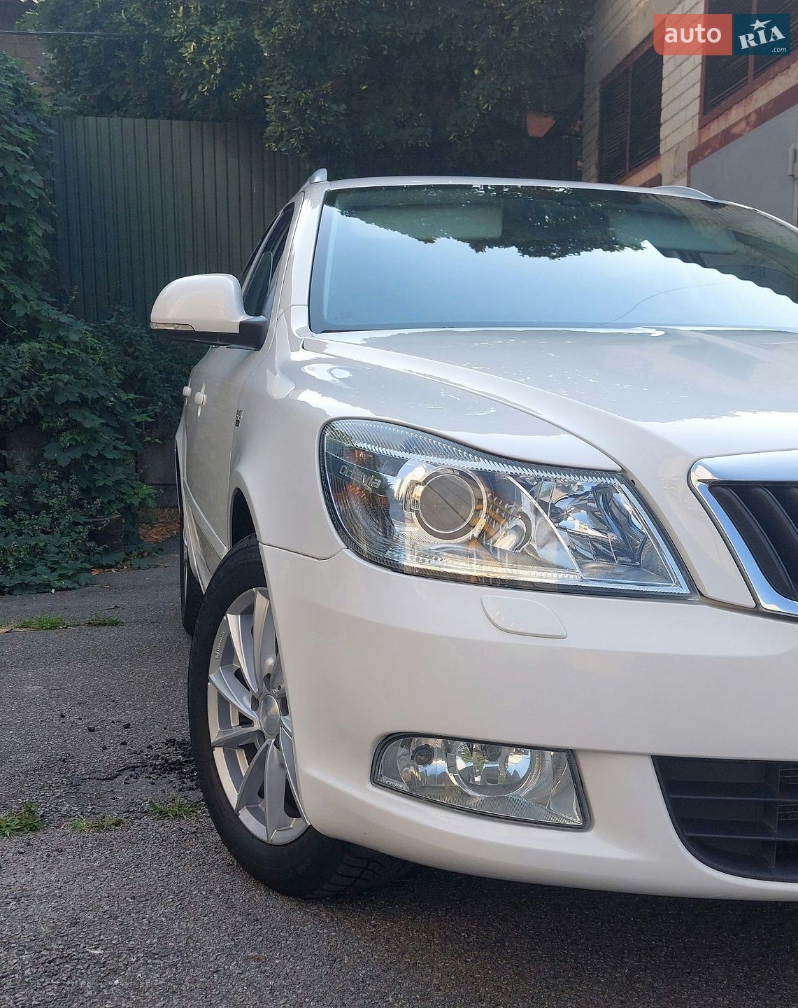 Skoda Octavia 2011 VIN TMBKK61Z8C2007533 фото оголошення 5 з 49