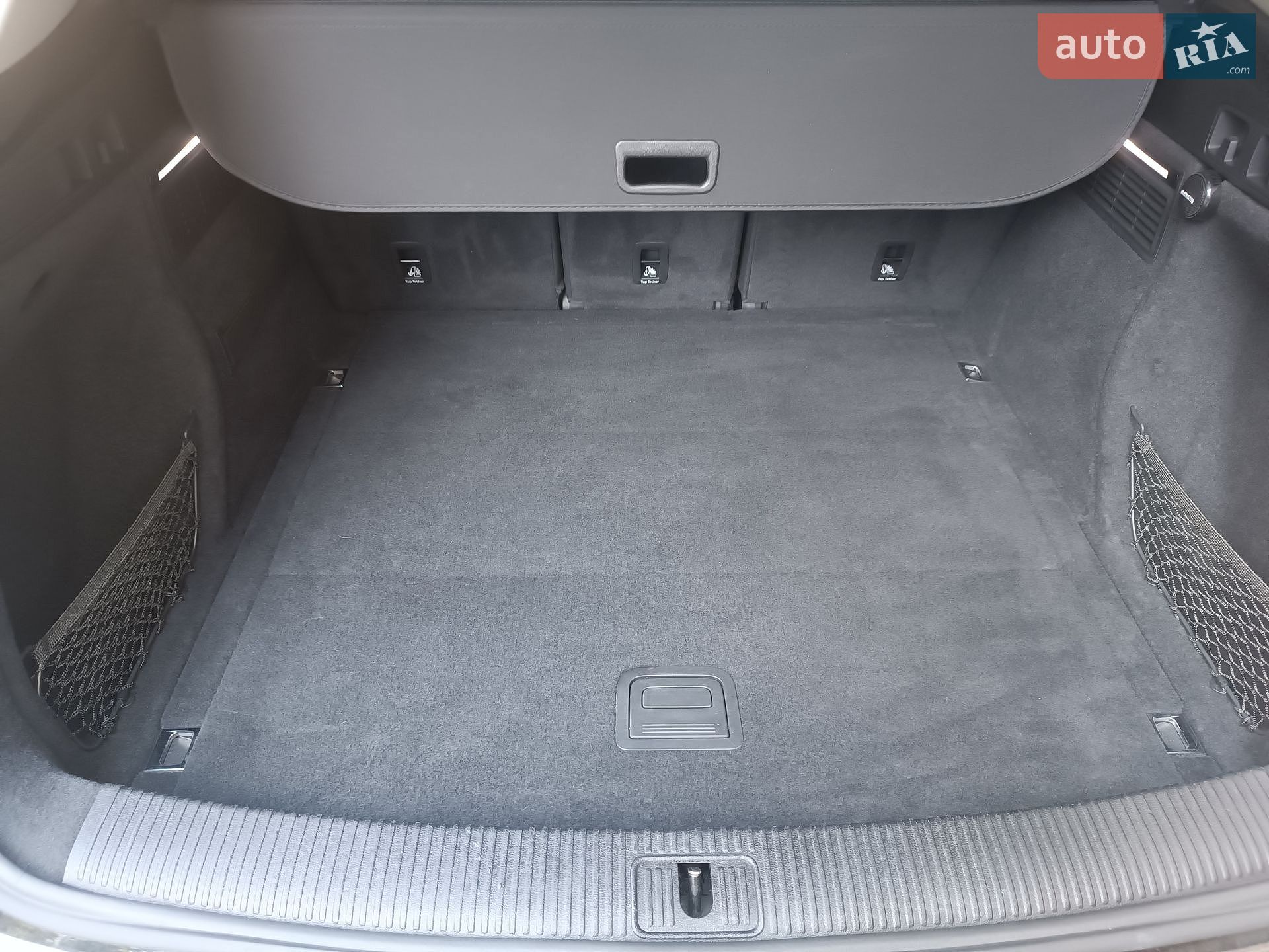 Audi Q5 2019 VIN WA1ANAFYXL2026584 фото оголошення 12 з 33