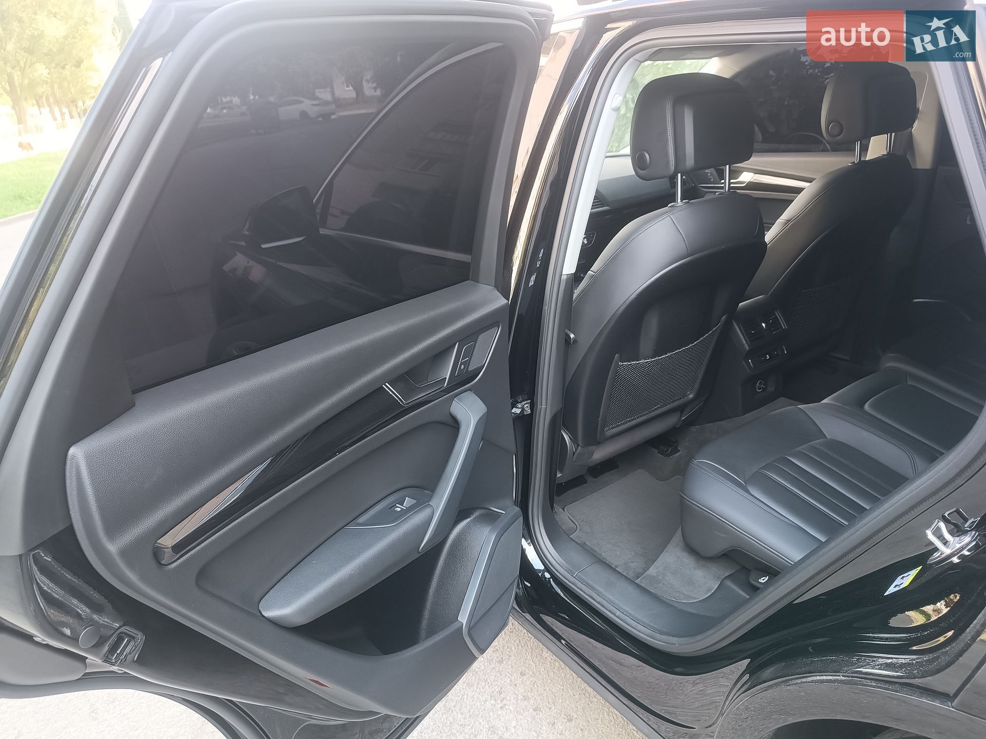 Audi Q5 2019 VIN WA1ANAFYXL2026584 фото оголошення 14 з 33