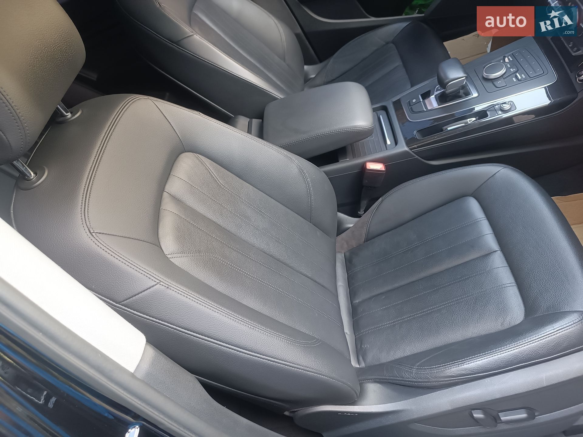 Audi Q5 2019 VIN WA1ANAFYXL2026584 фото оголошення 19 з 33