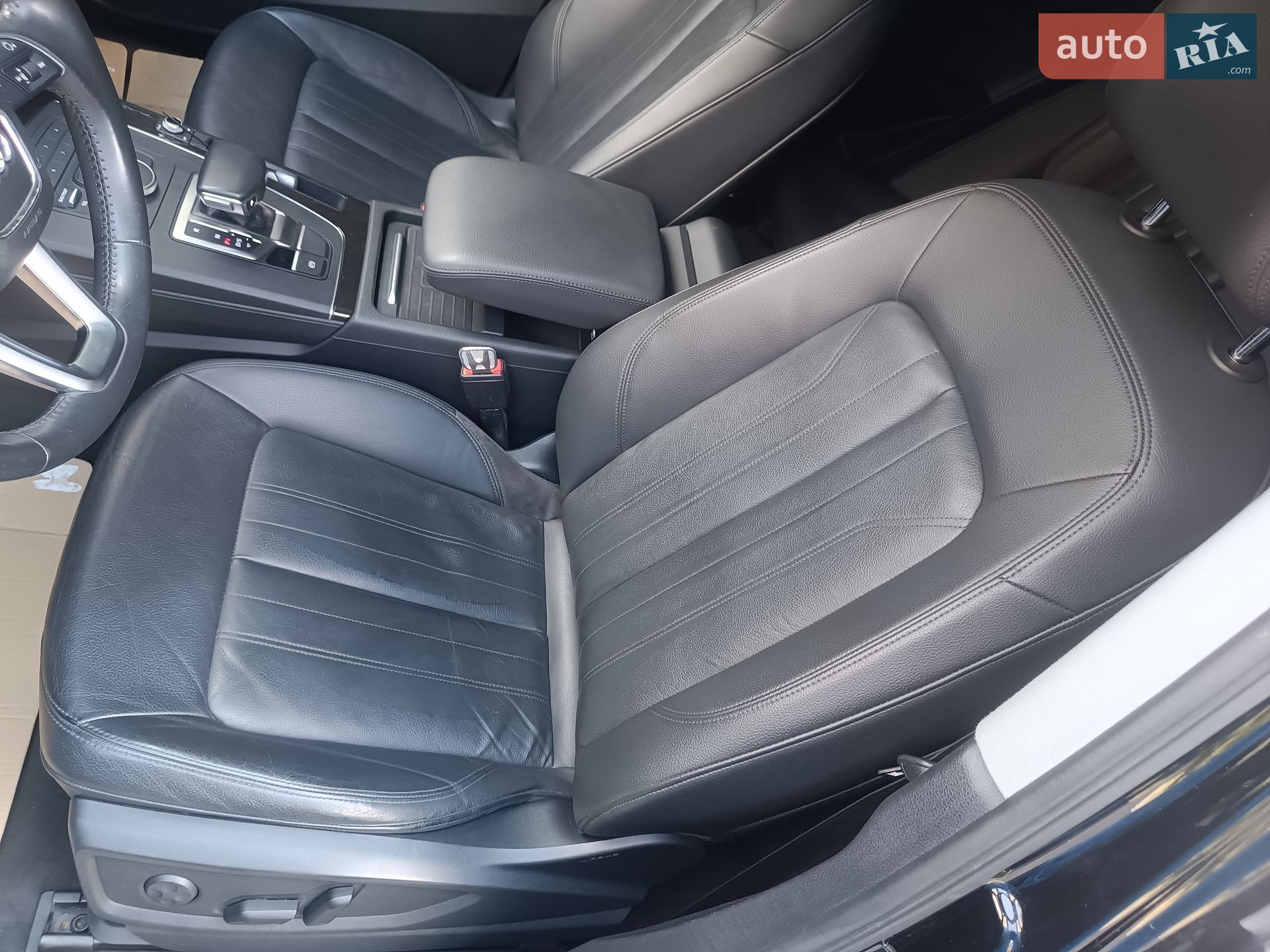 Audi Q5 2019 VIN WA1ANAFYXL2026584 фото оголошення 24 з 33