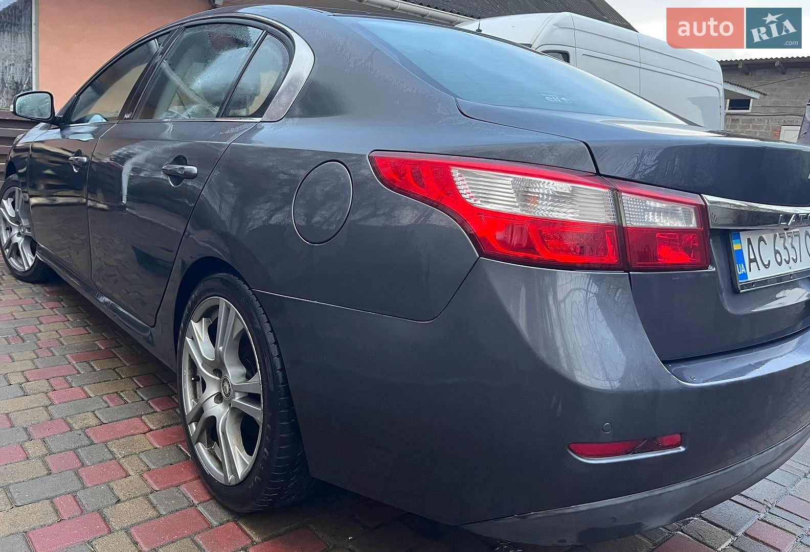 Renault Latitude 2011 VIN VF1LTF006UC250856 фото оголошення 4 з 16