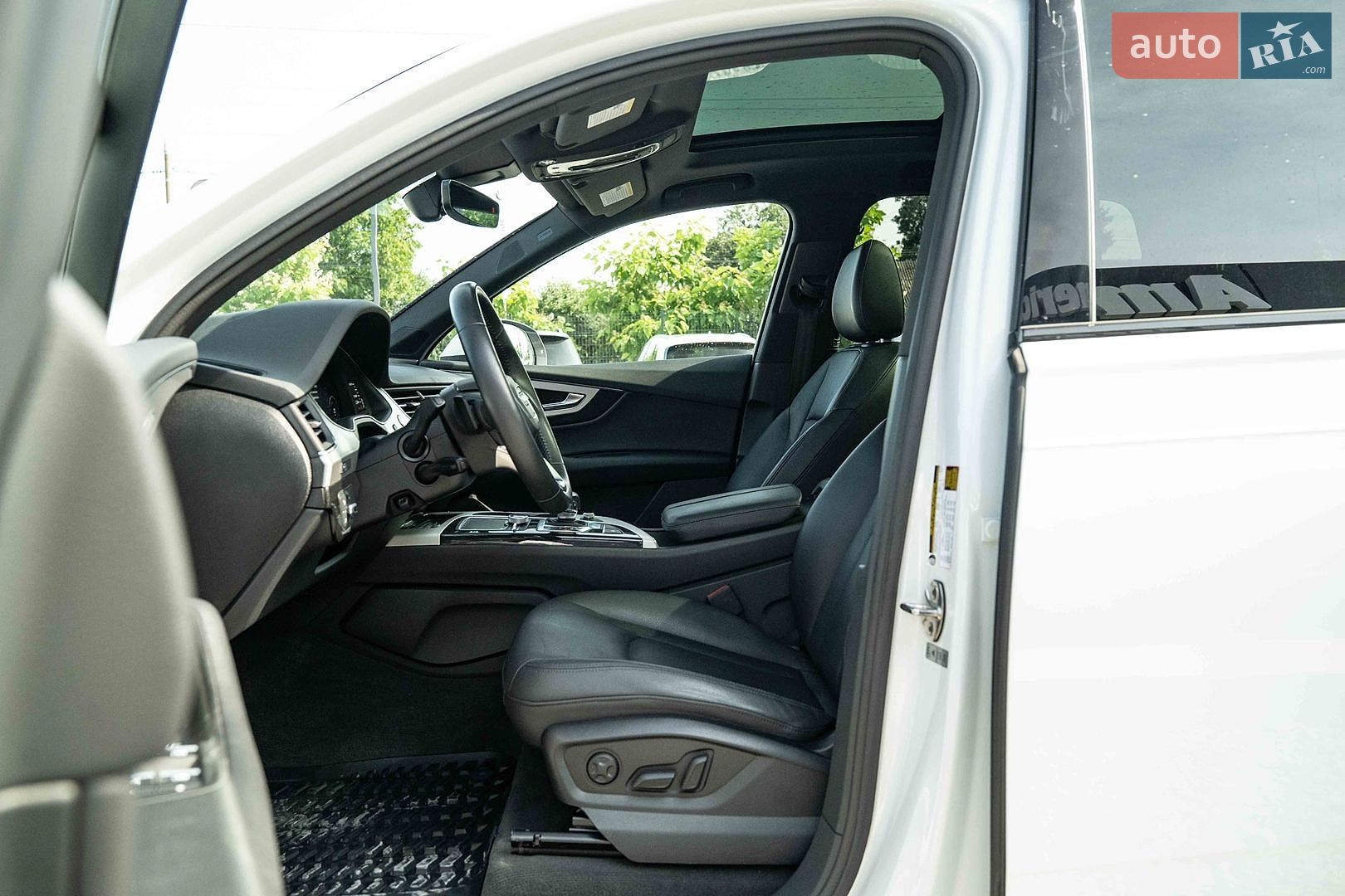 Audi Q7 2018 VIN WA1WAAF78JD001029 фото оголошення 7 з 22