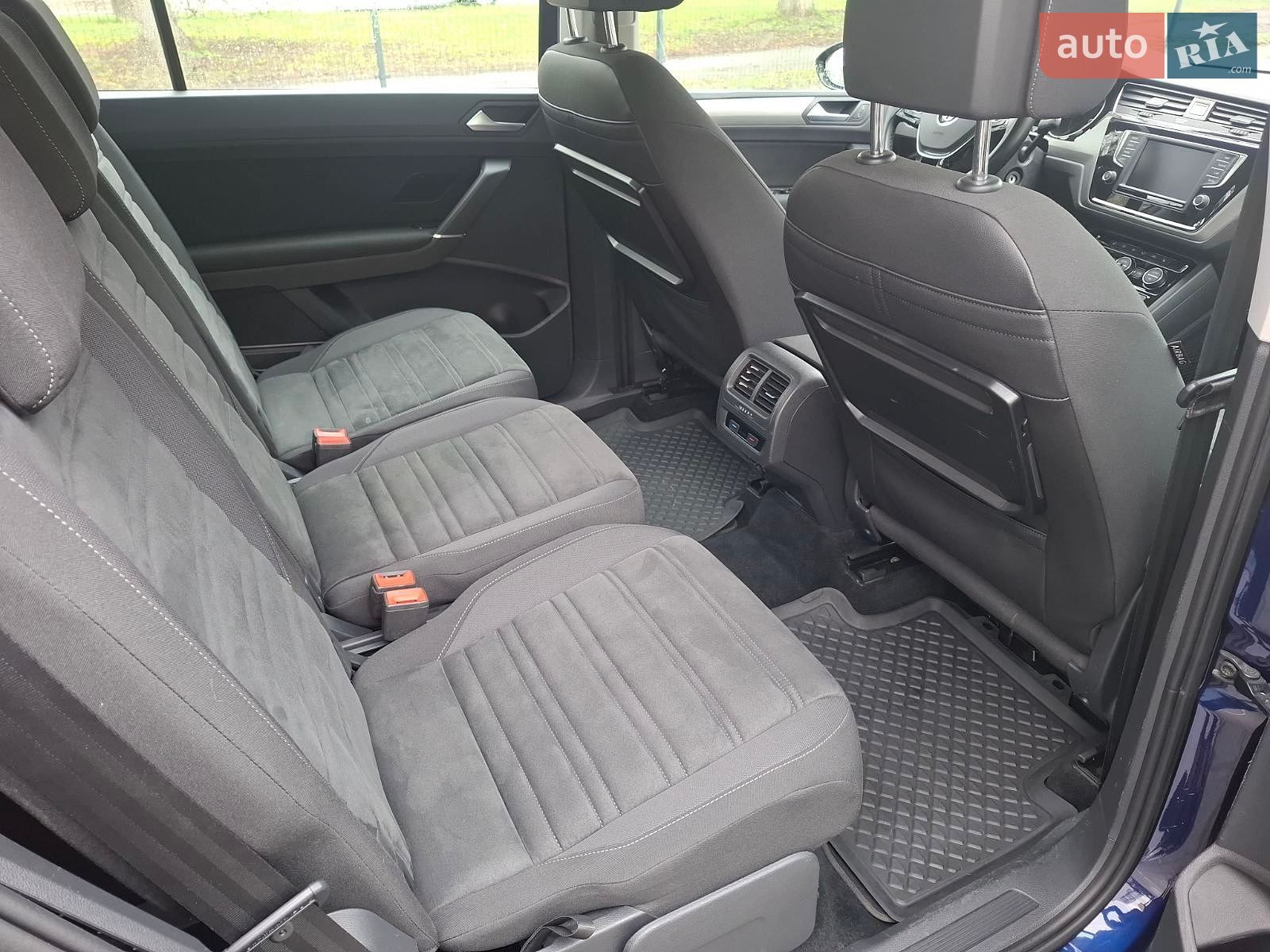 Volkswagen Touran 2017 VIN WVGZZZ1TZHW088182 фото оголошення 3 з 34